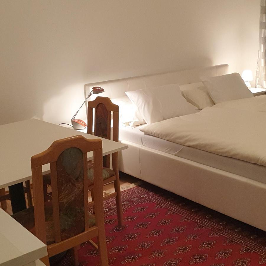 Weisses Appartement Вена Экстерьер фото