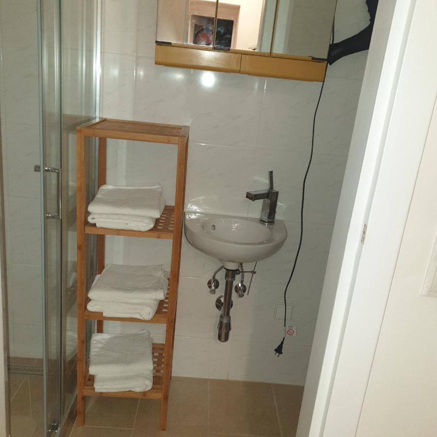 Weisses Appartement Вена Экстерьер фото