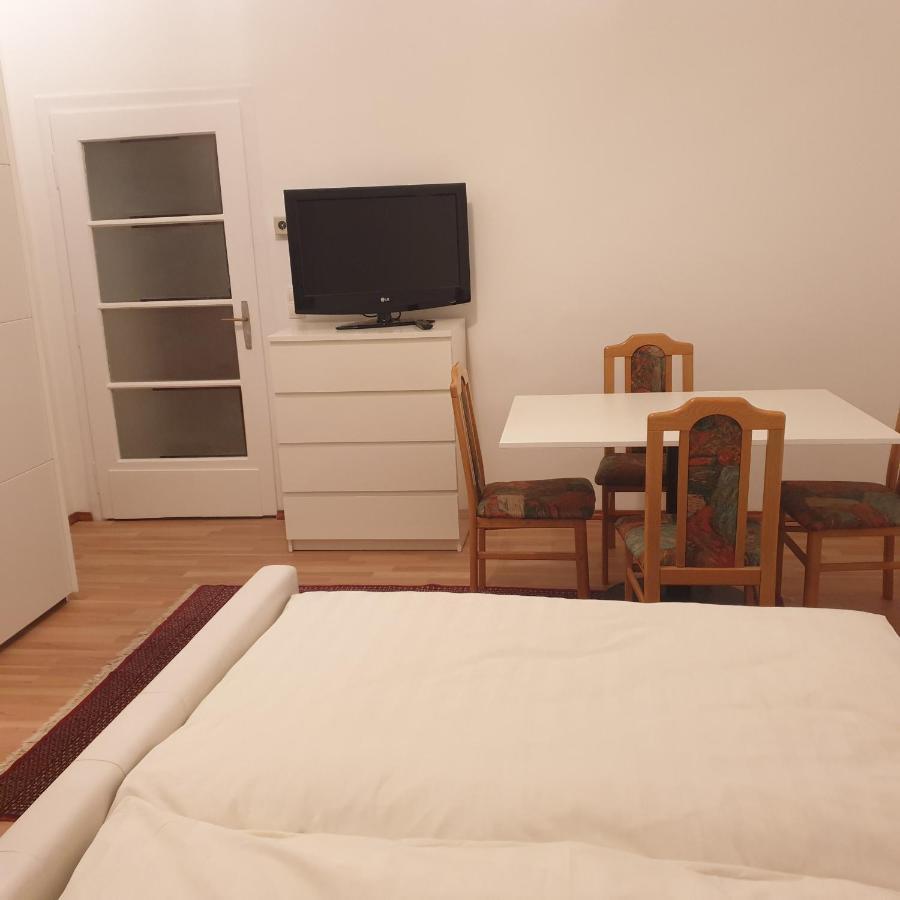 Weisses Appartement Вена Экстерьер фото